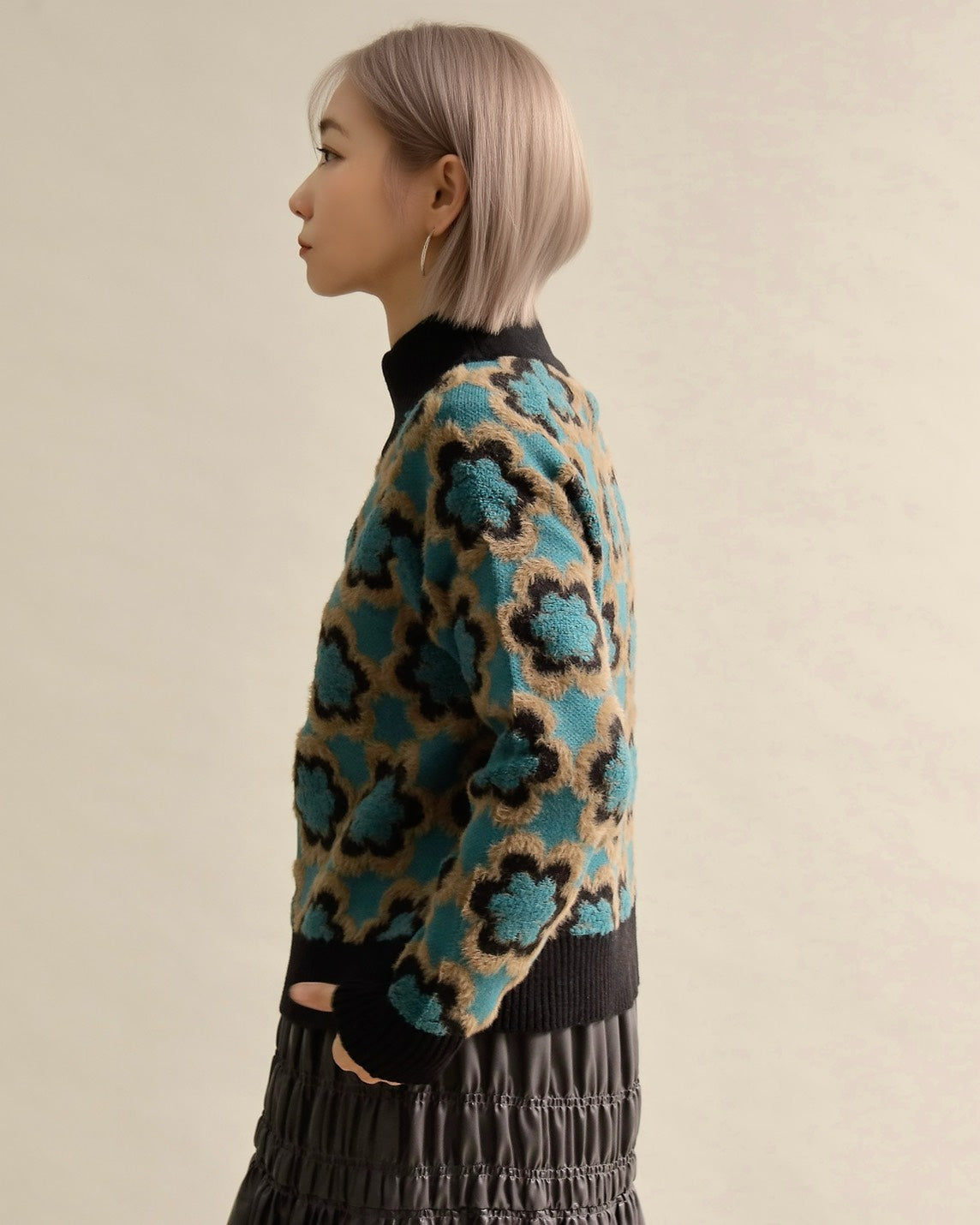 レトロフラワーハイネックニット