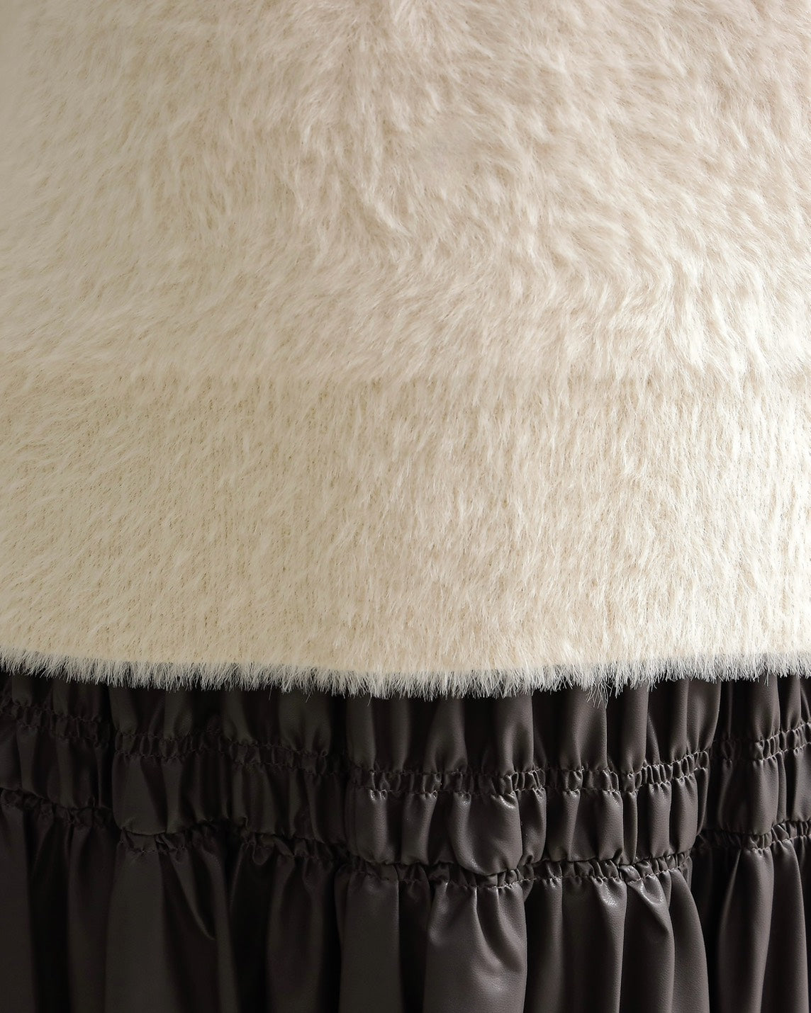 シャギーロゴニットプルオーバー