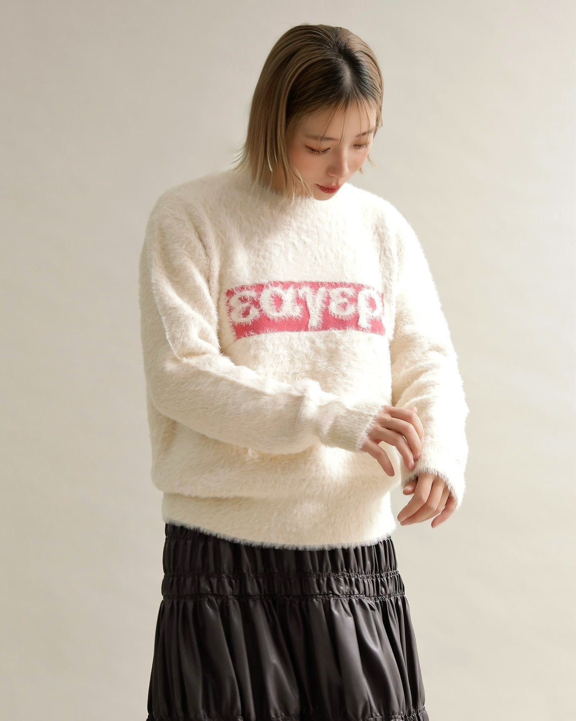 シャギーロゴニットプルオーバー