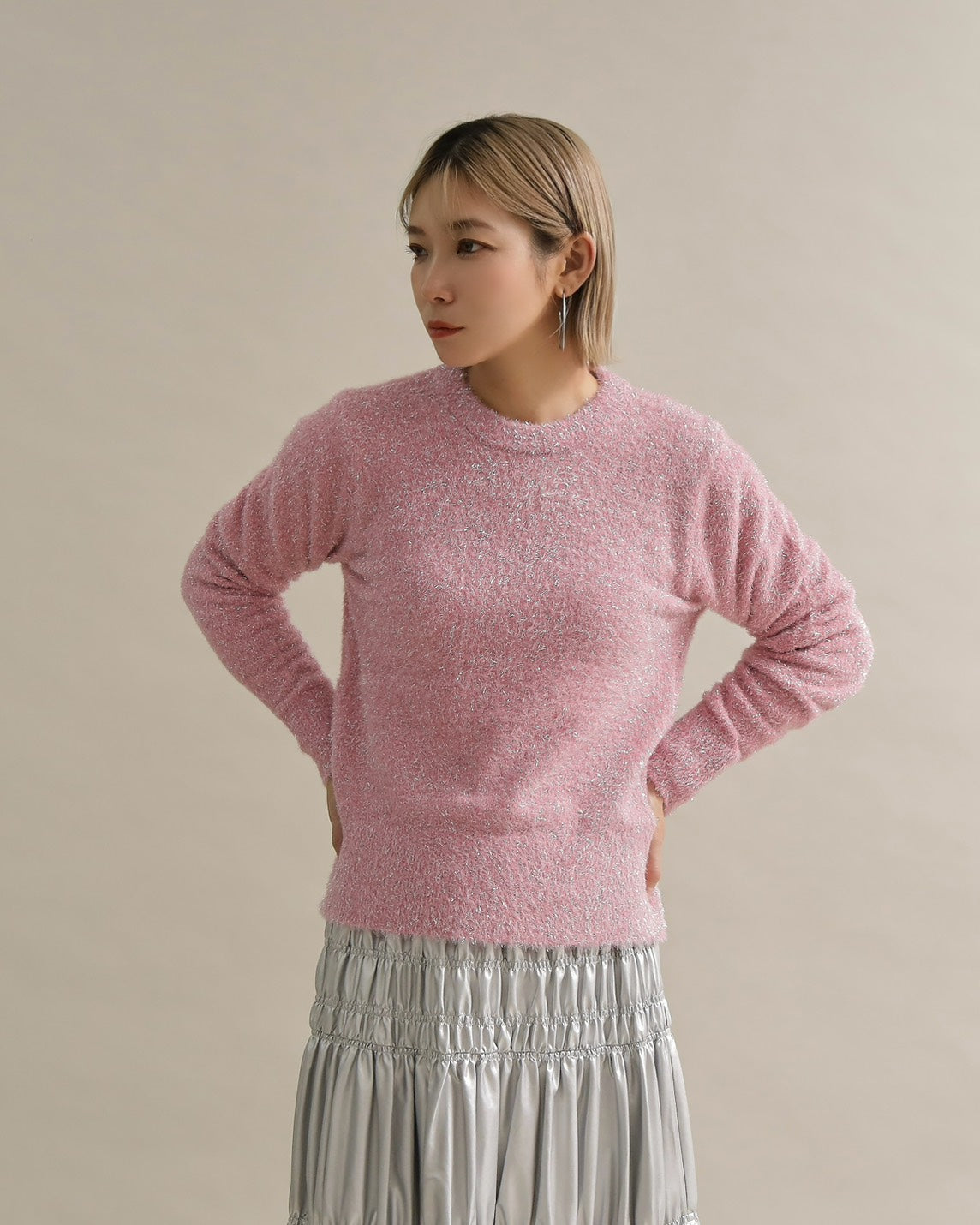 グリッターソフトクルーネックニット