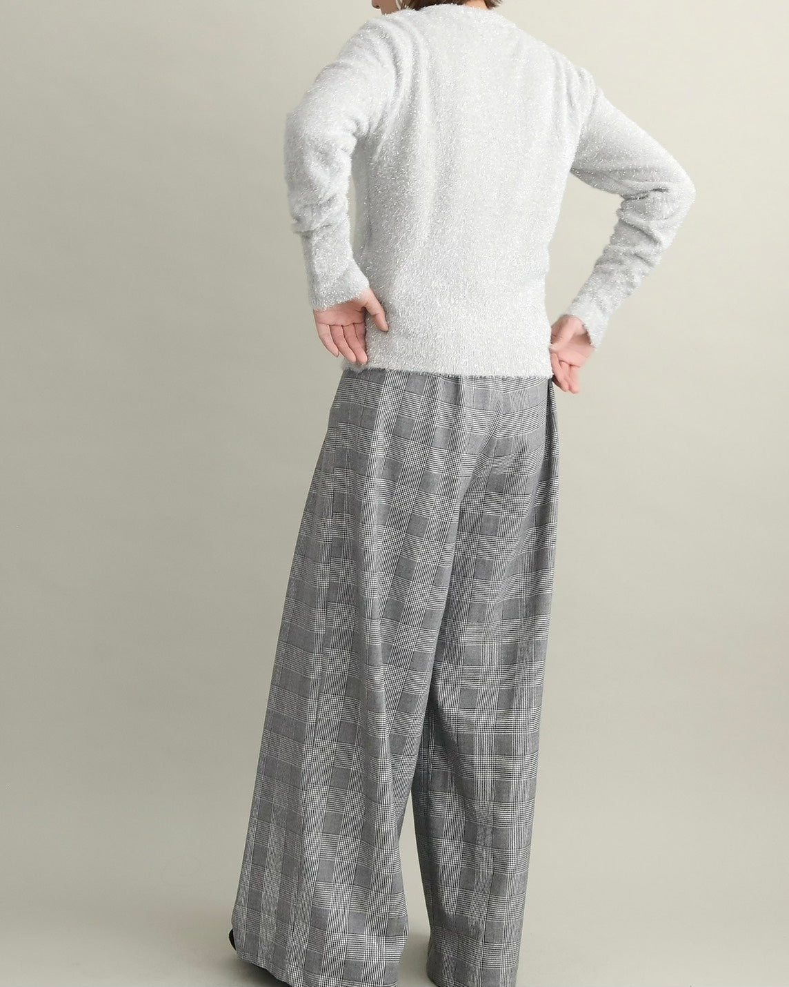 グリッターソフトクルーネックニット