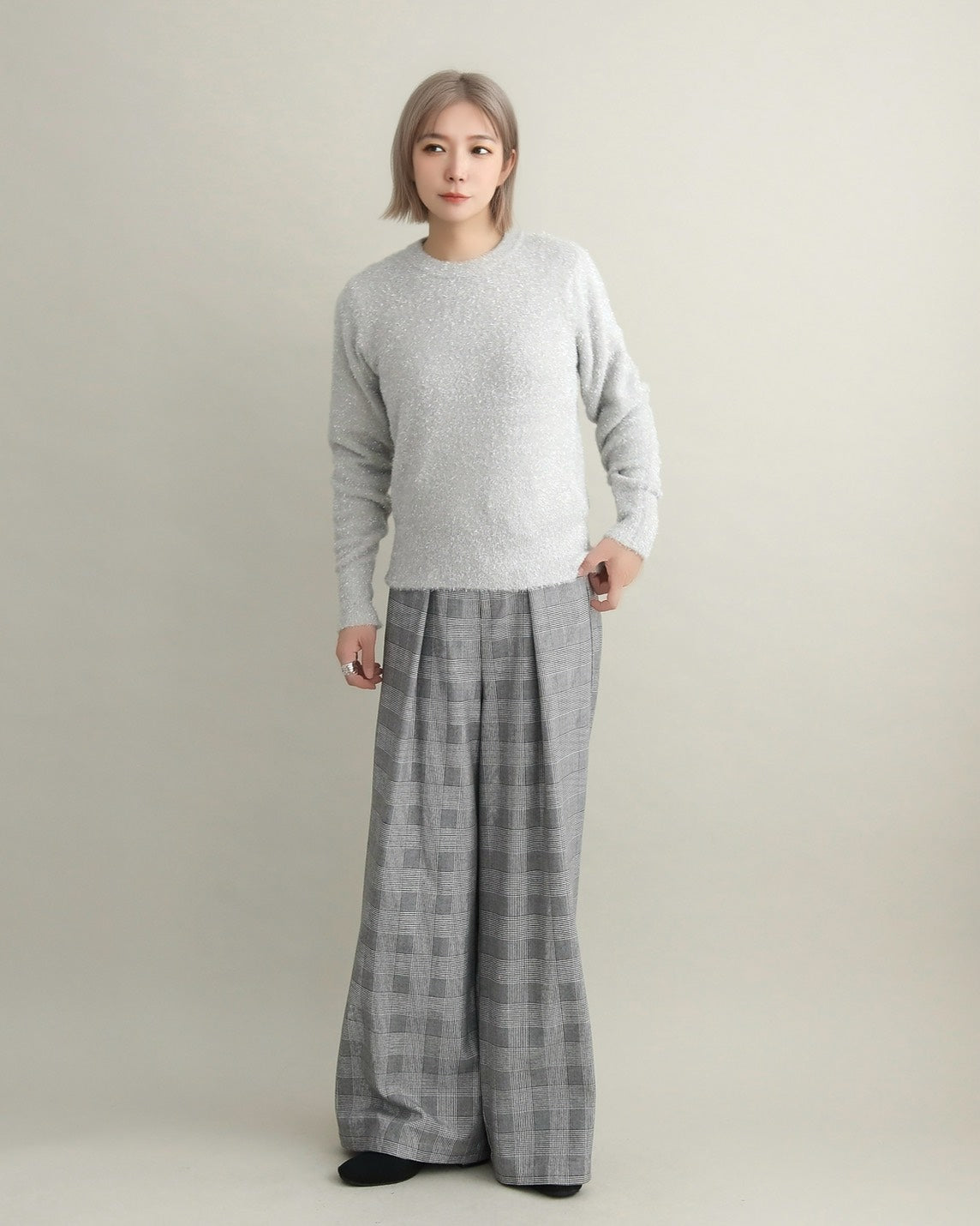 グリッターソフトクルーネックニット